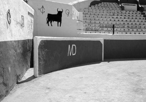 Nadie-en-la-plaza-de-toros